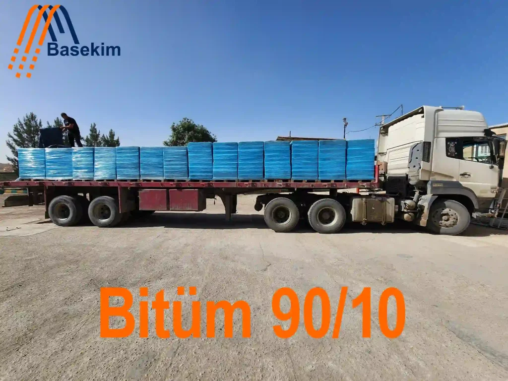 Bitüm 90/10 paletlerinin Basekim lojistik aracıyla taşınmaya hazır halde tıra yüklenmiş görüntüsü