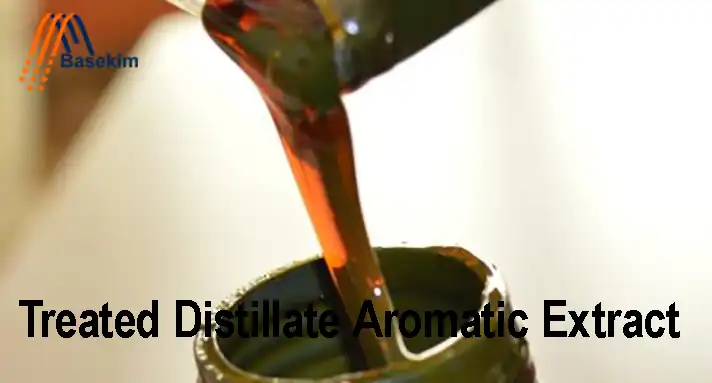 Treated Distillate Aromatic Extracted being poured into a container – Basekim supplier UAE and Turkey